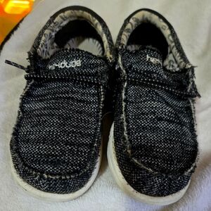 Hey Dude Wally Youth size 12/13 US.